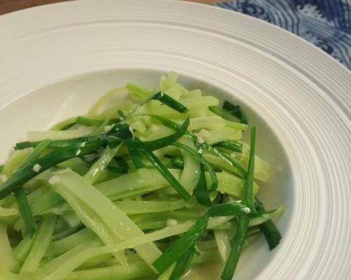 莴笋丝炒韭菜怎么做？步骤和技巧是什么？