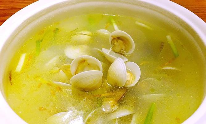 煲白蛤汤的做法是什么？如何确保汤味鲜美无腥味？