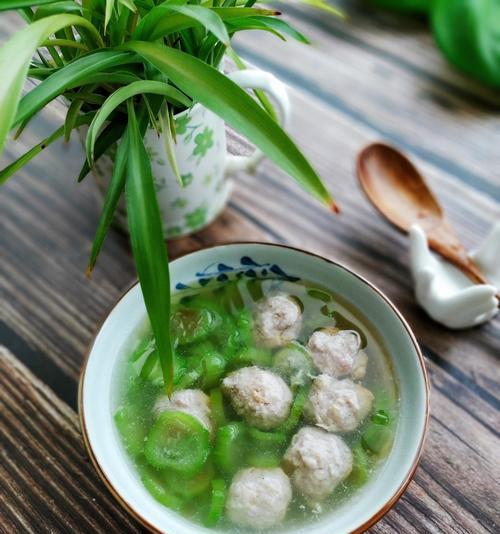 自制肉丸馄饨怎么做？步骤和技巧有哪些？