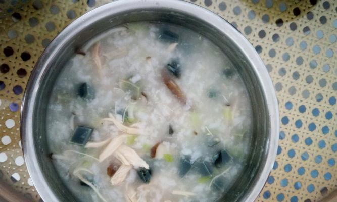 青瓜皮蛋瘦肉汤怎么做？有哪些步骤和技巧？