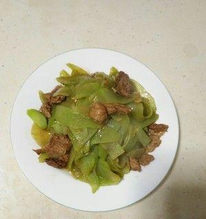 莴笋炒五花肉怎么做？步骤和技巧有哪些？