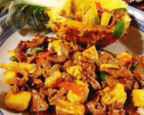 菠萝炒肉怎么做？步骤和技巧有哪些？