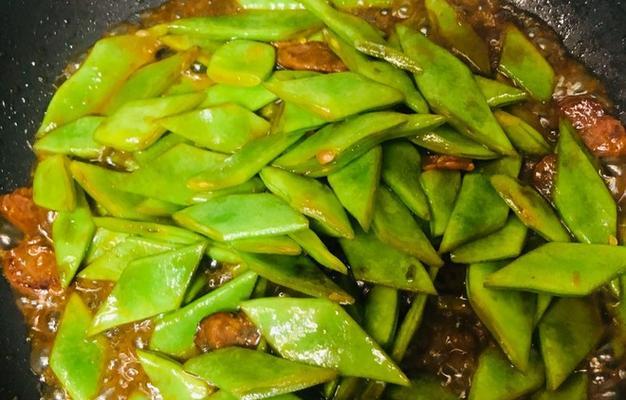 白油长豆角的做法是什么？如何做出美味的白油长豆角？