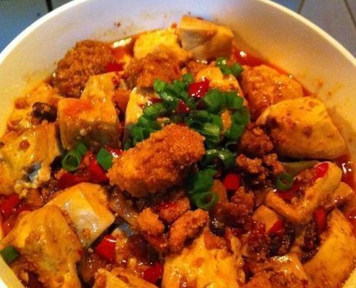 五福豆腐煲怎么做？步骤和技巧有哪些？