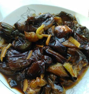 蒜蓉麻油焖茄子怎么做？步骤和技巧有哪些？