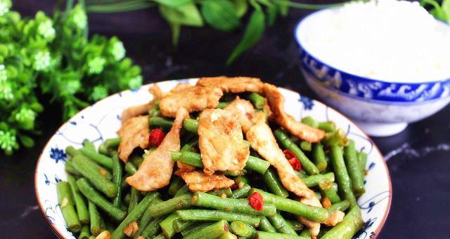 肉片炒豆角的做法是什么？如何炒出鲜嫩可口的肉片炒豆角？