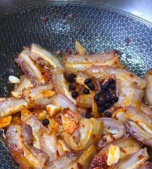 蒜香回锅肉怎么做？详细步骤和常见问题解答？