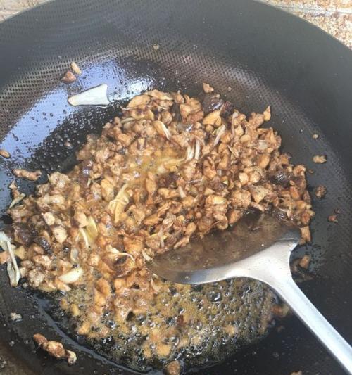 香菇炒饭的做法是什么？如何在家轻松制作美味的香菇炒饭？