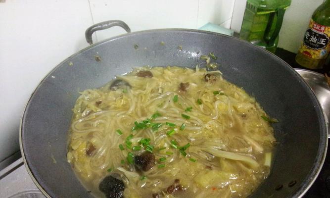 猪肉酸菜炖粉条怎么做？步骤详细吗？