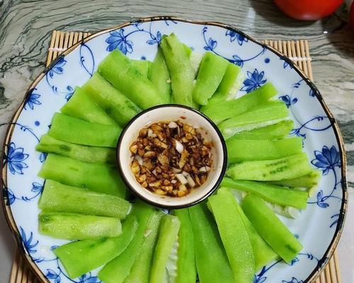 蒜蓉丝瓜爱心蛋的做法是什么？如何做出美味的蒜蓉丝瓜爱心蛋？