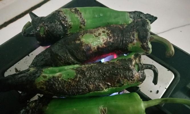 猪肉角煮炭火烧的做法是什么？步骤和技巧有哪些？