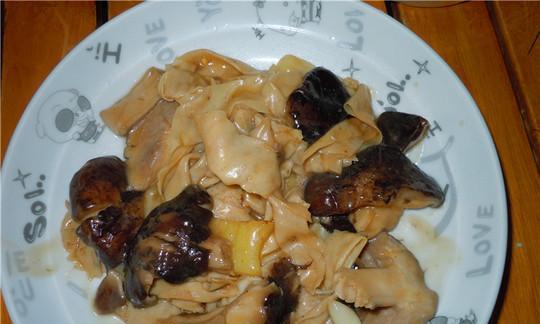 肉丝油焖香菇的做法是什么？如何做出美味的油焖香菇？
