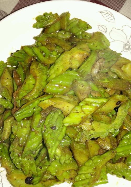 蒜头豆豉爆苦瓜的做法是什么？步骤详解如何做？