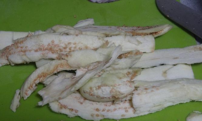 乳酪烤茄子怎么做？步骤和技巧是什么？