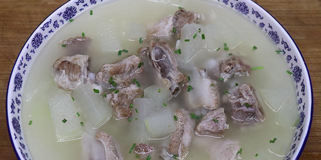 清炖冬瓜玉米排骨怎么做？步骤和技巧有哪些？