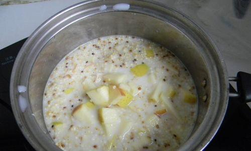 双蔬炒米芹菜胡萝卜版怎么做？步骤和技巧有哪些？