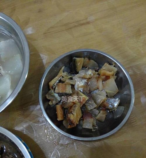 清蒸鱼干的做法是什么？步骤和技巧有哪些？