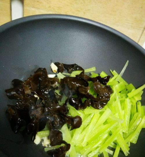 莴笋木耳怎么做才好吃？有哪些创意食谱推荐？