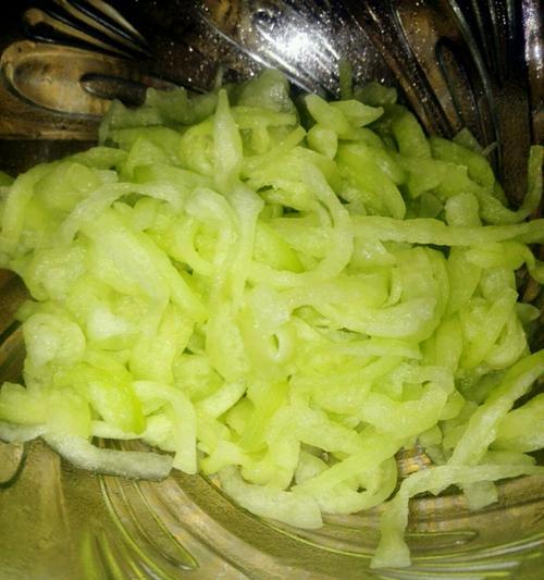 西瓜翠衣的做法是什么？如何在家轻松制作？