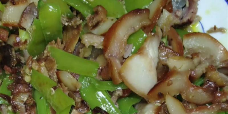 猪头肉炒青椒怎么做？步骤和技巧是什么？