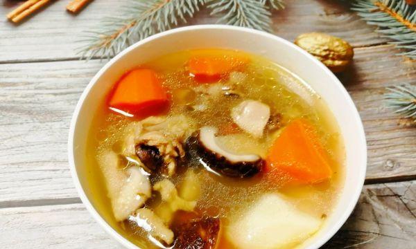 白萝卜炖鸡汤怎么做？有哪些步骤和技巧？