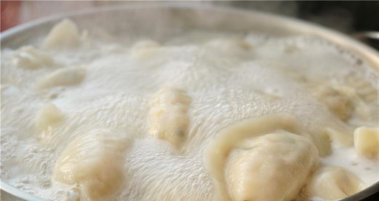 爆汁元宝饺子怎么做？有哪些步骤和技巧？