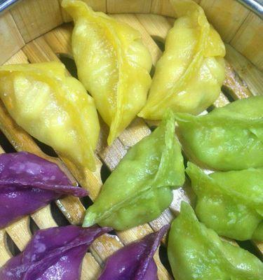 彩色饺子怎么做？有哪些创意食谱推荐？