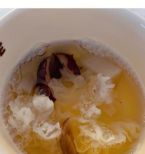 青苹果雪梨银耳汤怎么做？有哪些健康益处？