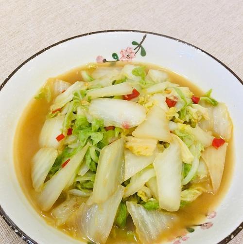 菠萝炒鸡蛋白菜怎么做？步骤和技巧有哪些？