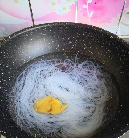 白菜莲花粉丝汤怎么做？步骤和技巧是什么？