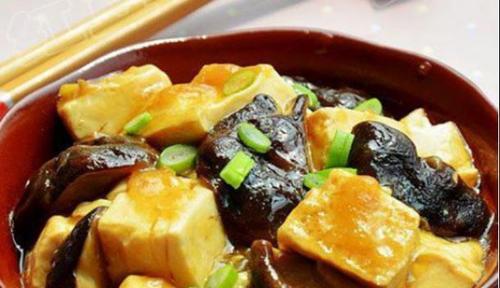 香菇豆腐汤怎么做？有哪些步骤和技巧？