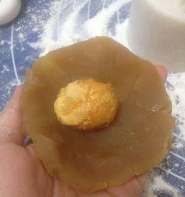 白莲蓉蛋黄怎么做？详细步骤和技巧是什么？