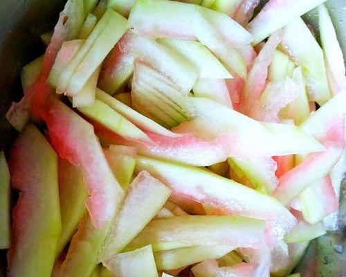 糖醋西瓜皮的做法是什么？如何制作出美味的糖醋西瓜皮？