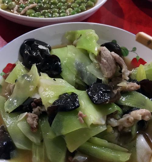莴笋木耳肉片怎么做？步骤和技巧是什么？