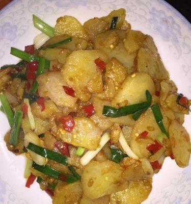 土豆片炒韭菜怎么做？步骤和技巧有哪些？