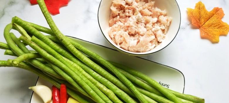 肉沫鸡蛋炒洋葱豆角怎么做？步骤和技巧有哪些？