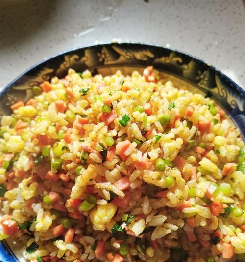 紫甘蓝蛋炒饭怎么做？有哪些步骤和技巧？