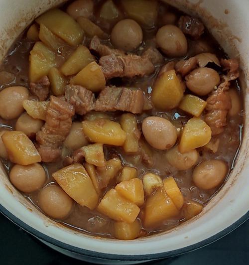 土豆葱香卤汁饭怎么做？步骤和技巧是什么？