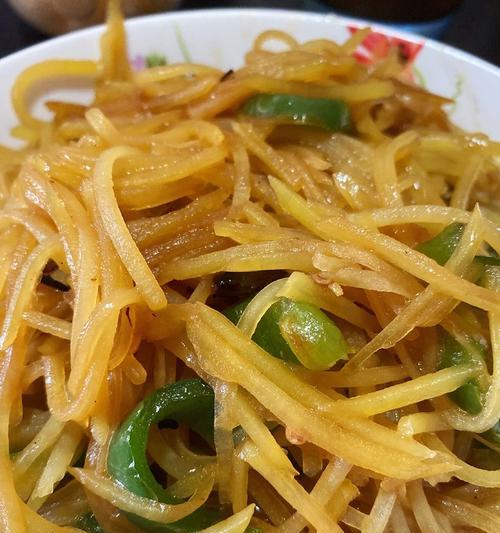 五彩土豆丝的做法是什么？如何快速做出美味的五彩土豆丝？