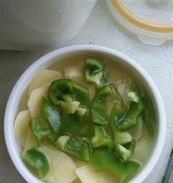 土豆面块汤怎么做？步骤和技巧有哪些？