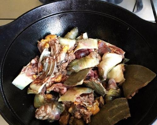 青椒焖甲鱼的做法是什么？步骤详解和常见问题解答？