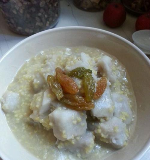 茼蒿肉末小米粥怎么做？有哪些健康益处？