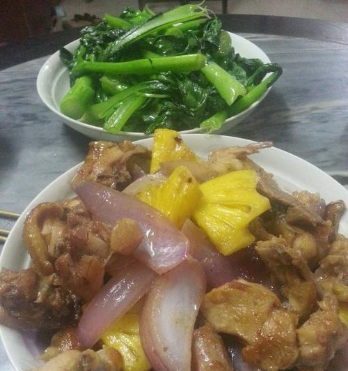 菠萝炒鸡片的做法是什么？如何快速学会这道美食？
