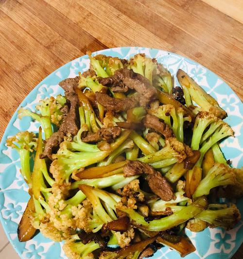 散花菜炒肉怎么做？步骤和技巧有哪些？