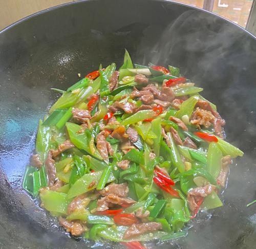 肉末炒莴笋片怎么做？步骤详解和常见问题解答？