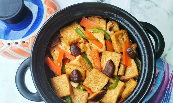 砂锅大肠炖豆腐怎么做？步骤和技巧有哪些？