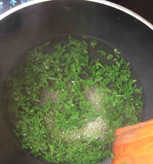 艾草鸡蛋汤的做法是什么？有哪些健康益处？