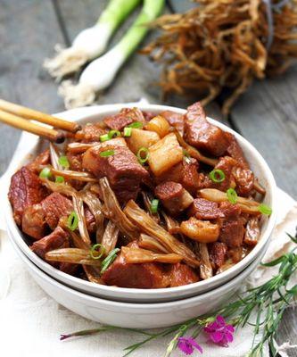 烧肉炒豆角怎么做？步骤和技巧有哪些？