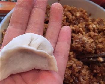 猪肉莲藕馅饺子怎么做？步骤和技巧有哪些？