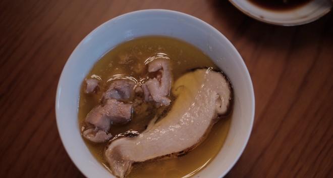 松茸煲鸡汤怎么做？有哪些步骤和技巧？